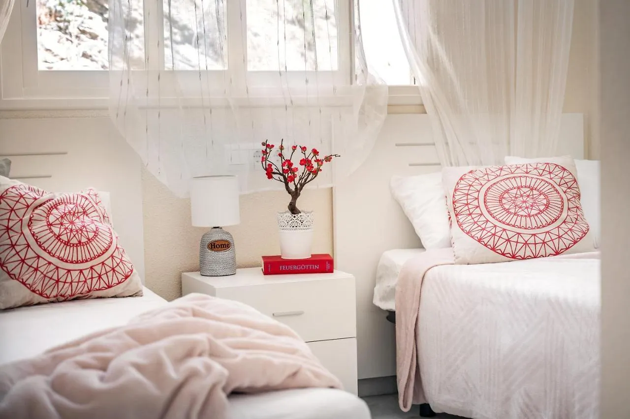 El Coloso, Cosy And Stylish Near The Beach Benalmadena 0*,  Spain