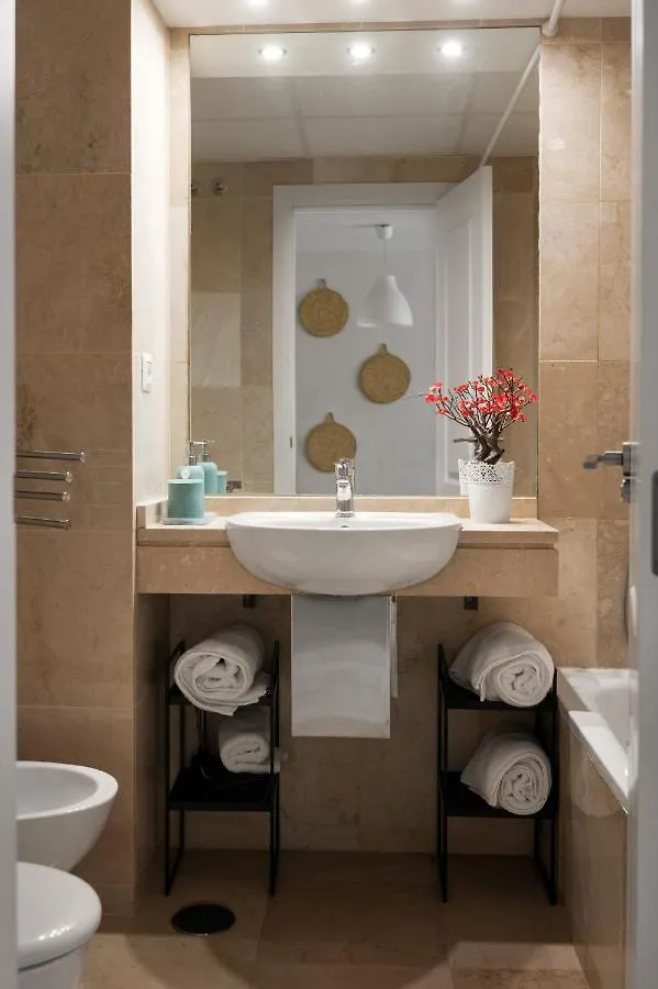 بينالماذينا El Coloso, Cosy And Stylish Near The Beach شقة
